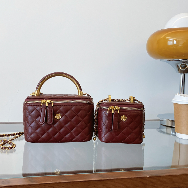 quilted bag style reference — color option 4